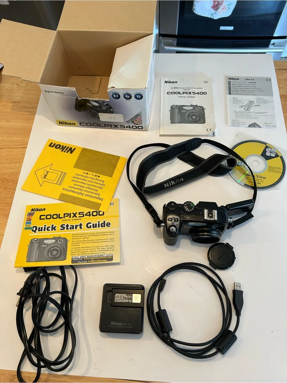 Nikon Coolpix 5400 - Untested - Read